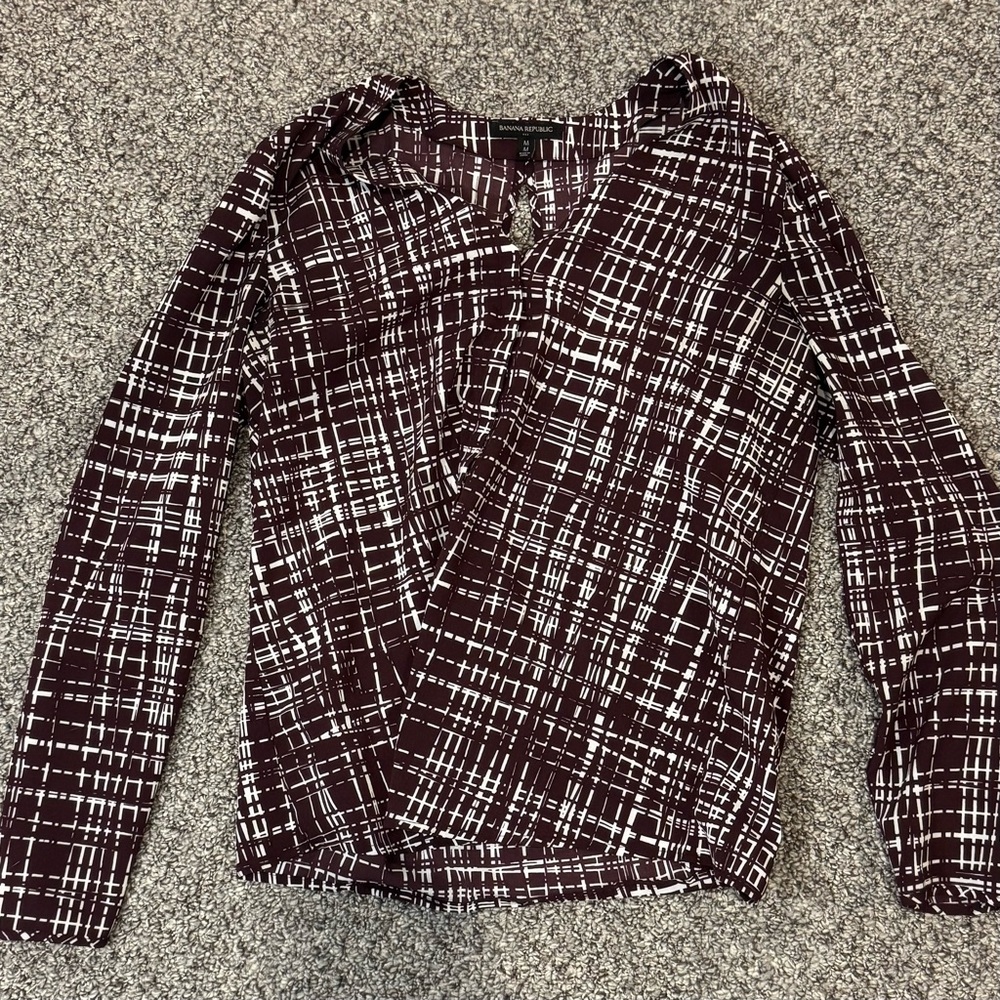 Banana Republic Burgundy and White Plaid cutout back top - Picture 2 of 6